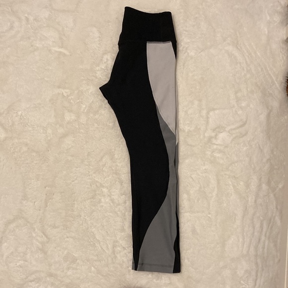 Nike crop legging XS - Picture 2 of 2